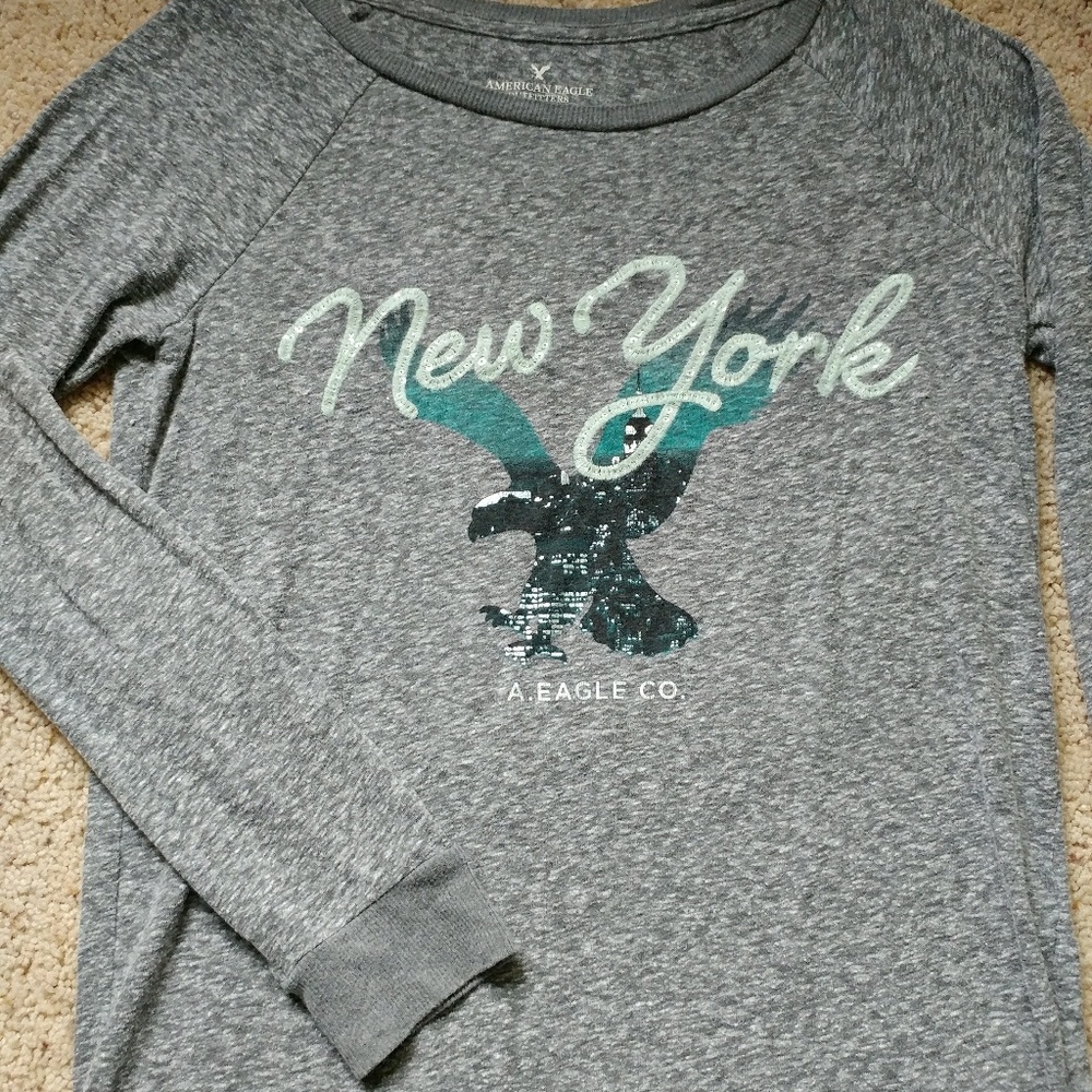 American Eagle thin sweatshirt